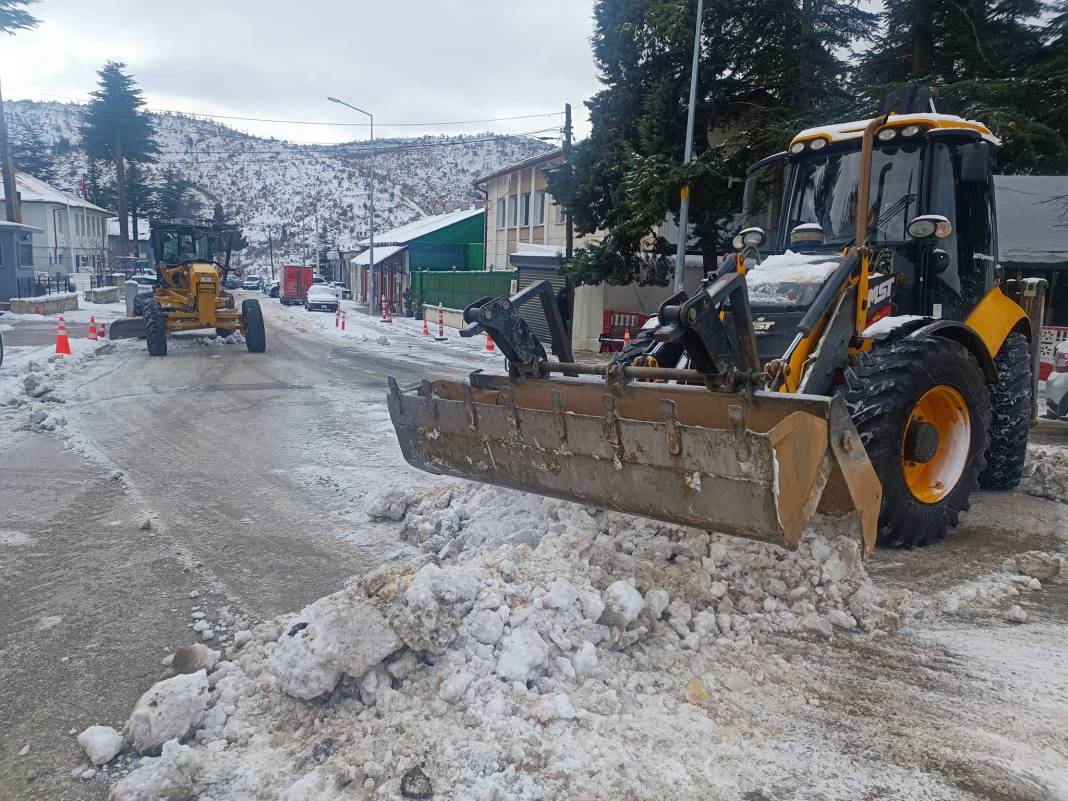 Dondurucu soğuk altındaki Konya’da kar için yeni tarih verildi 7